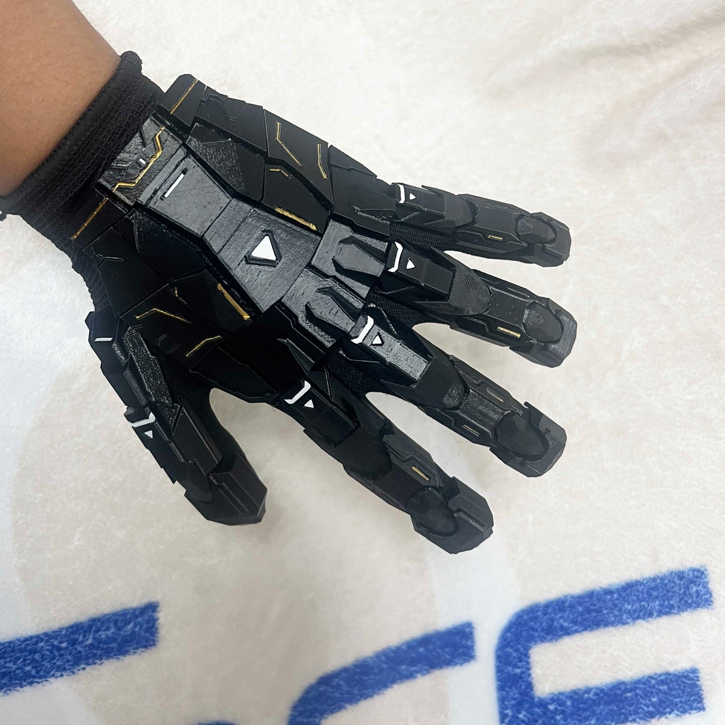 These are 3D gloves I made myself.